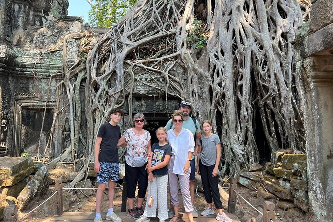 Private Angkor Wat Sunrise Tour with Lunch Included - Stop 1: Angkor Wat, sunrise, and the bas-relief details