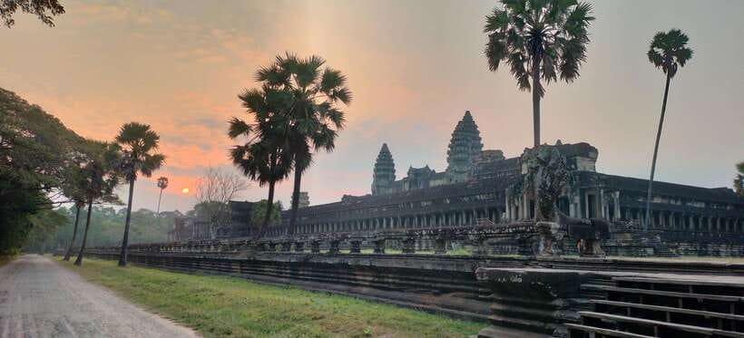 Private Angkor Wat Sunrise Tours And Sunset Floating Village - How the guide and driver add real value