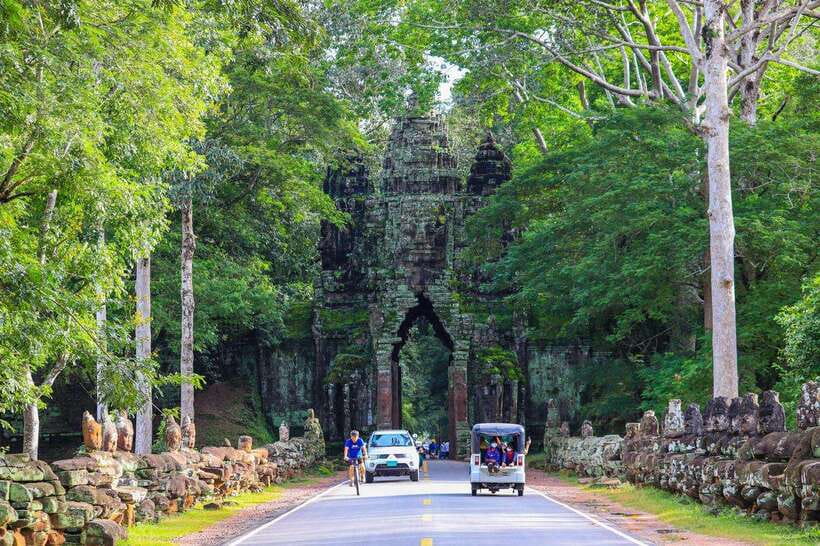Private Angkor Wat Sunset Tour with Lunch and Snack Included - A 9-hour private day built around Angkor Wat to Phnom Bakheng