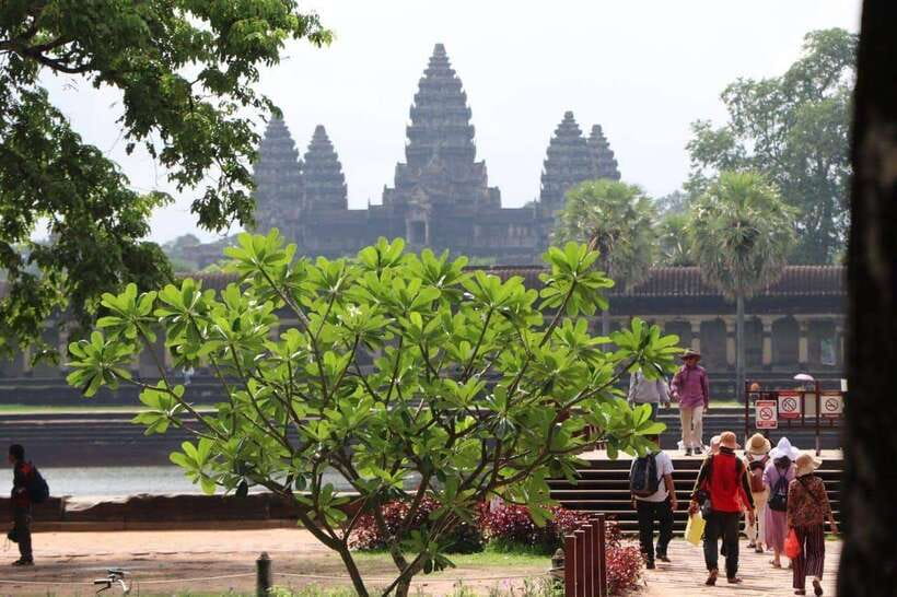 Private Angkor Wat Sunset Tour with Lunch and Snack Included - Hotel pickup and the tuk tuk ride: smoother than you think