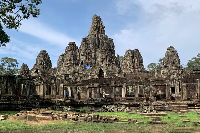 Private Angkor Wat Tour with English-Speaking Guide - How privacy works with a car, tuk-tuk, and a driver plus guide team