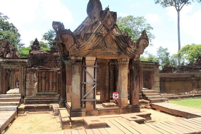 Private Banteay Srei and 4 Temples Guided Tour - Pickup and timing: what to expect around 8:15 to 8:30