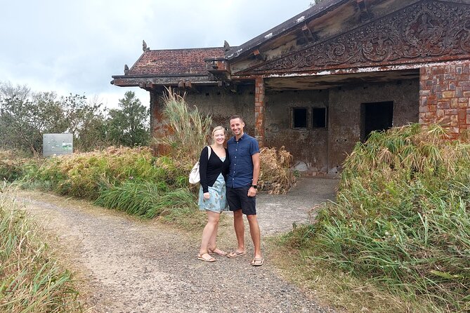 Private Bokor tours by Rickshaw/SUV Car - Wat Sampov Pram: a hundred-year-old temple pause after the colonial stops