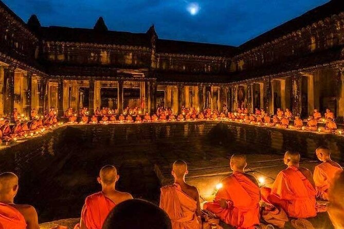 Private Day Angkor Wat Temple and Banteay Srei Temple Tour - Angkor Thom South Gate to Bayon: entry drama, then face towers