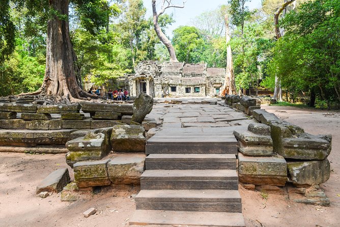 Private Full-Day Angkor Temple and Sunset Viewing with Lunch - Angkor Thom and the Bayon: Faces, Crowd Tricks, and How to Move