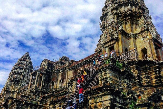 Private Guided Tours-Sunrise Angkor Wat, Ta Prohm, Bayon and more - Transport comfort and why the towels matter