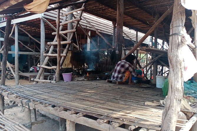 Private Half-Day Tour to Kampong Phluk Flooded Forest and Floating Villages - Rolous Market Stop: The Morning Rhythm Along the River
