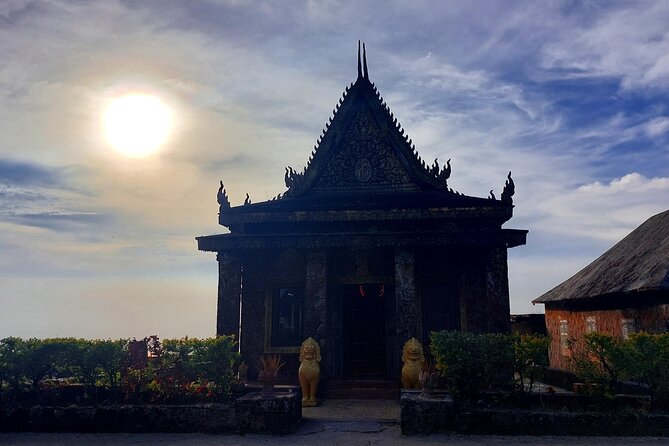 Private Kampot Countryside Tour & Pepper farm, Kep/Crab Market - 1331 Road Secret Lake: a Khmer Rouge-era reservoir with peaceful hill views