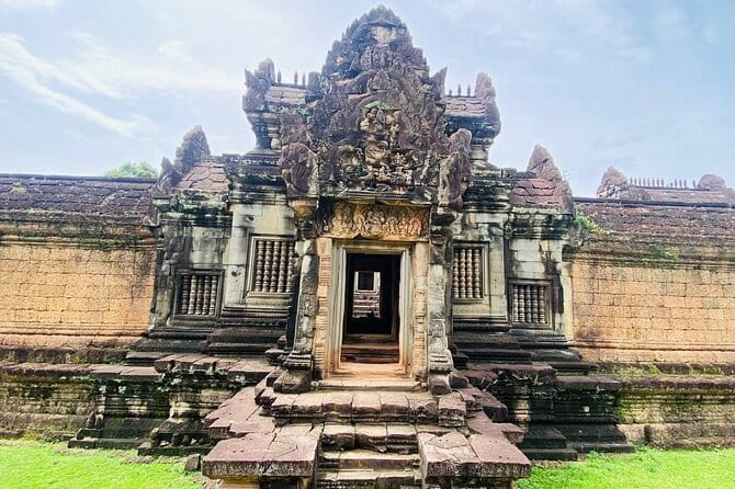 Private Kbal Spean Trekking Tour with Banteay Srei - How This Private Day Flows From Siem Reap
