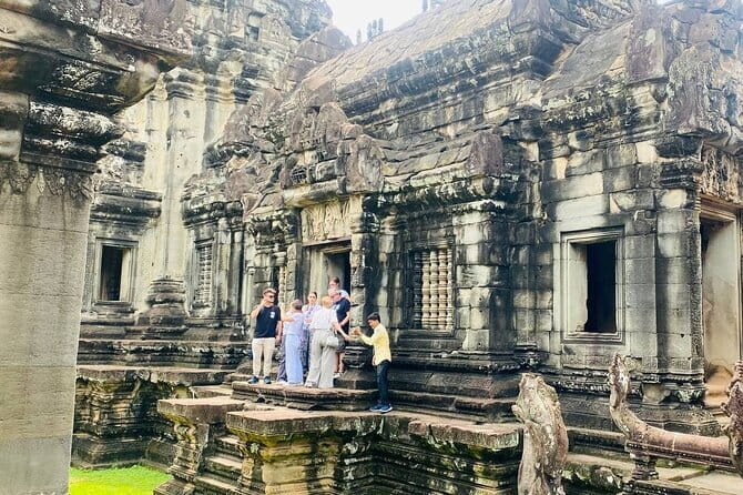 Private Kbal Spean Trekking Tour with Banteay Srei - Banteay Samre: Angkor Wat Style, Smaller Scale