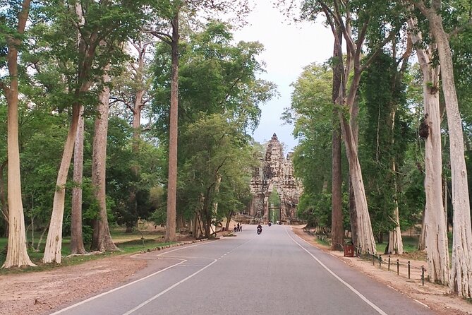 Private One Day Tour with Sunrise at Angkor Wat - Terrace of the Elephants and Leper King: Carvings at Human Scale
