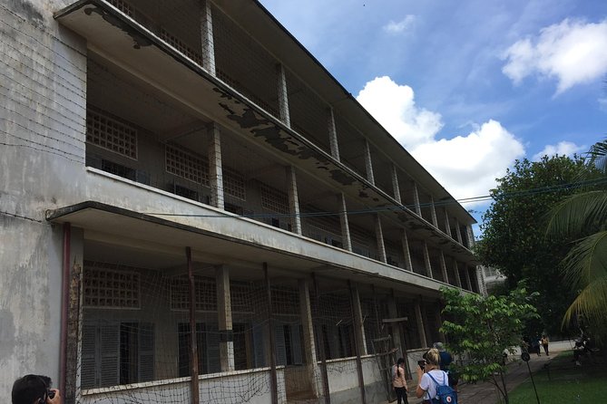 Private One Day Trip in Phnom Penh Capital City - Choeng Ek Killing Fields: hard context and a route you should understand