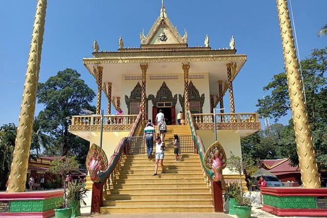 Private Sihanoukville Tour from Pier - Independence Monument Park: Starting With Cambodia’s Identity (Not Just Photos)