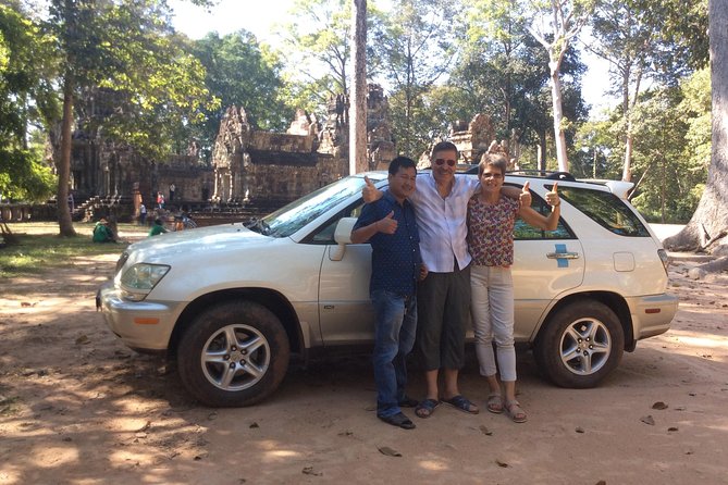 Private taxi transfer Siem Reap to Phnom Penh - Vehicle Options: Lexus RX300 for 1 to 4, Mercedes Istana Up to 10