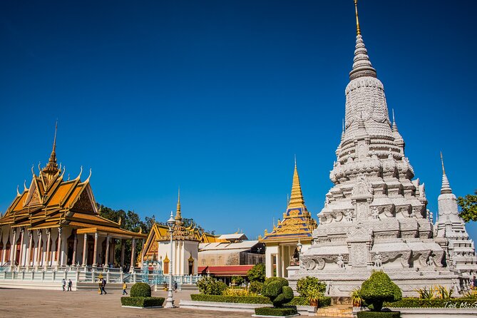Private Tour: Phnom Penh City Tour Full Day - Tuol Sleng Genocide Museum (S-21): plan for an emotional visit