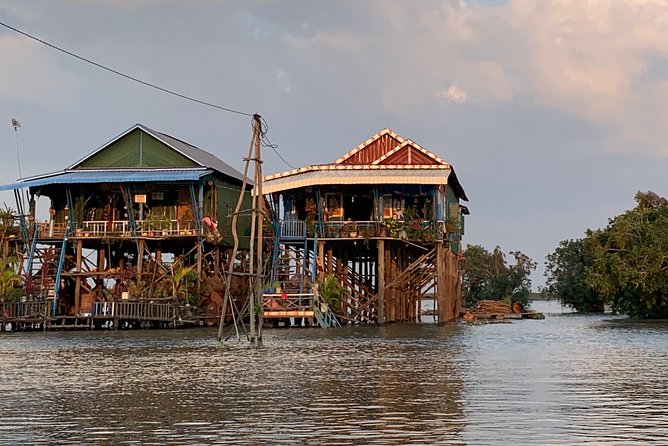 Private Tour to Kompong Phluk Off Beaten Track - Wat Thmey Killing Fields at the pagoda: why this stop matters