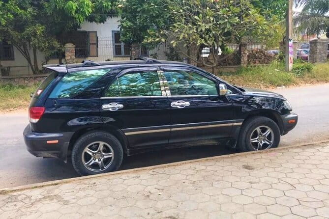 Private Transfer From or to Phnom Penh <=> Sihanoukville - Sihanoukville pickup and drop-off: hotel or port connections
