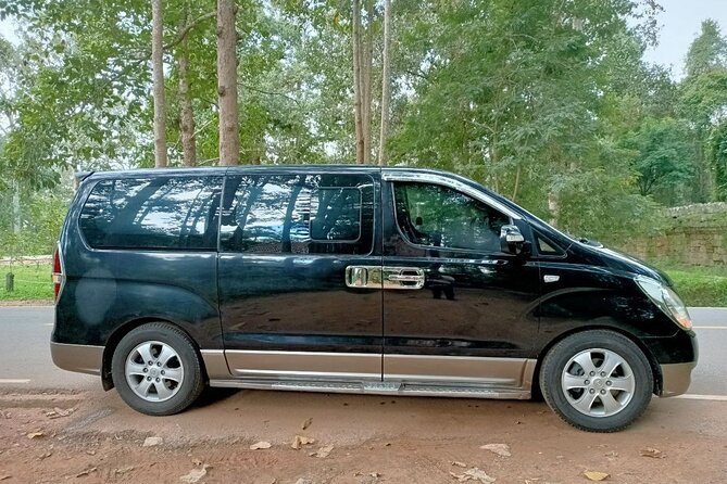 Private Transfer Service from Siem Reap to Phnom Penh - Driver quality you can feel in the details (English + comfort)