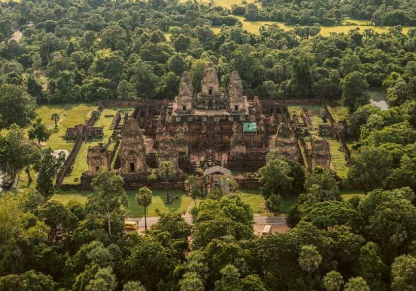 Shared day tour with Spanish-speaking guide at Angkor Temple. - Ta Phrom in the jungle, where the stone still feels exposed