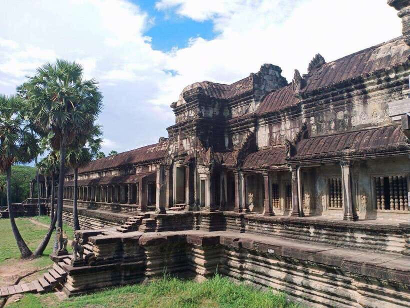 Sharing Trip to Angkor Temple with sunset - Comfort and timing: how to survive the Angkor heat without ruining the photos