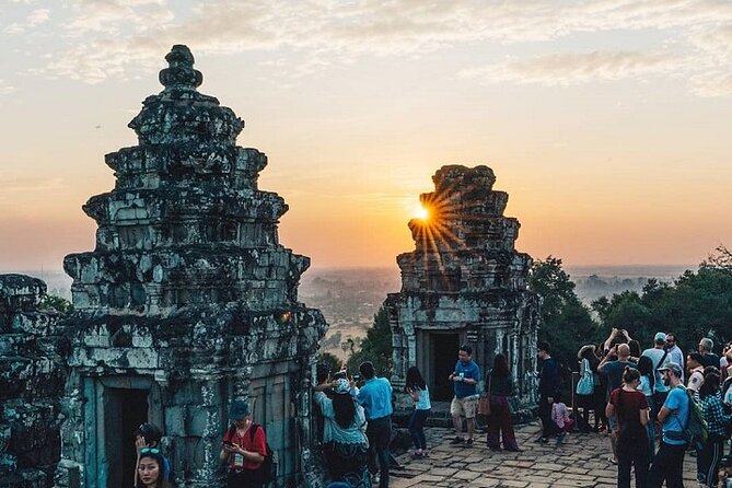 Siem Reap 2-Day Private Angkor Wat Tour with Sunrise - Lunch at Srah Srang: a break that keeps you on schedule