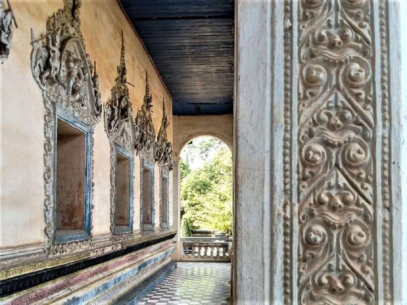Siem Reap: 3-Hour Behind-the-Scenes Tuk-Tuk Tour - Wat Bo Pagoda and the Monk Blessing for Safe Travels