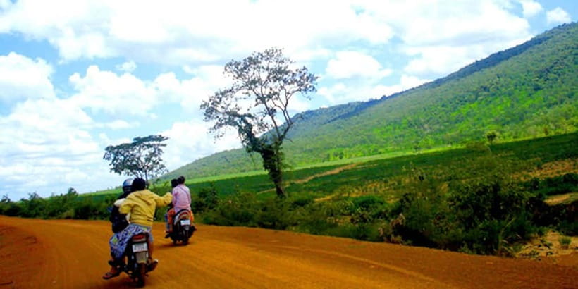 Siem Reap: 6-Hour Easy Rider Motorbike Tour - Crossing the 1,000-year-old Angkor bridge