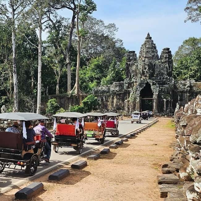 Siem Reap: Angkor 1-Day Private Tour with Sunset or Sunrise - Angkor Wat with a guide, not just a crowd