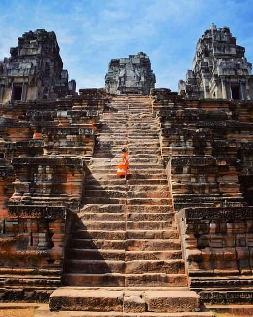 Siem Reap: Angkor 1-Day Private Tour with Sunset or Sunrise - Phnom Bakheng sunset vs Angkor Wat sunrise, pick your mood