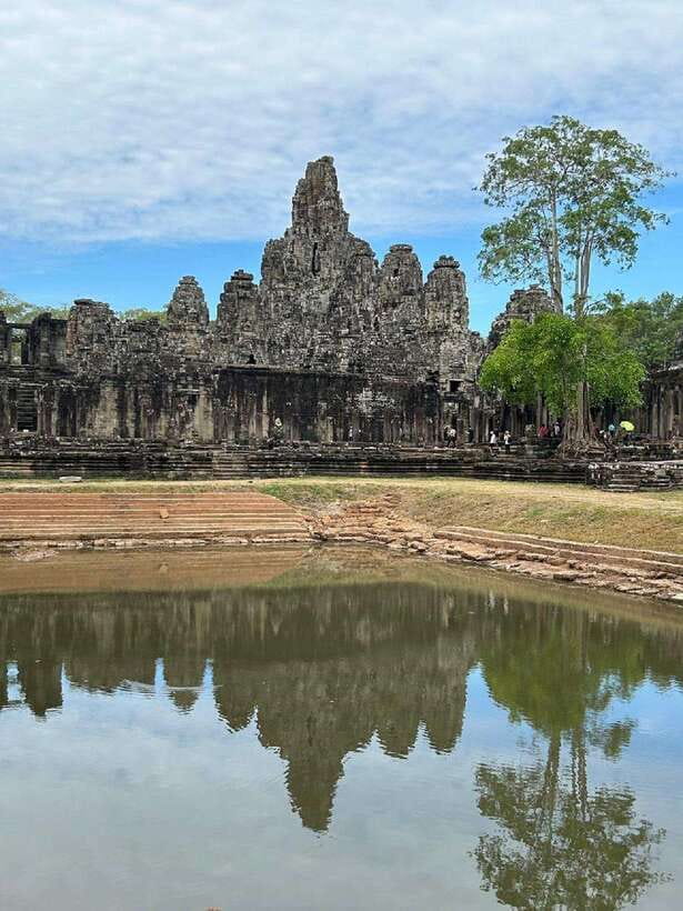 Siem Reap: Angkor Full-Day Group Tour with Japanese Guide - Srah Srang break time and planning for lunch