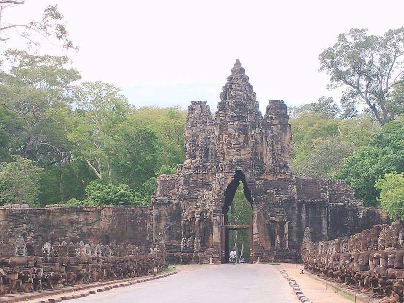 Siem Reap: Angkor Wat, Angkor Thom, and Banteay Srei Tour - Who this tour suits best