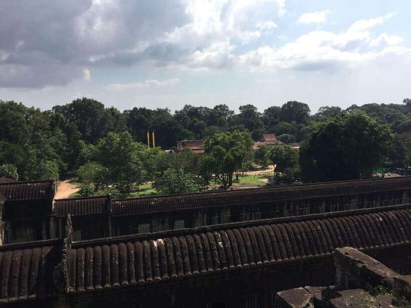 Siem Reap: Angkor Wat Half-Day Trip with Local Guide - Morning vs Afternoon Light, and Why the Tour Fits Either