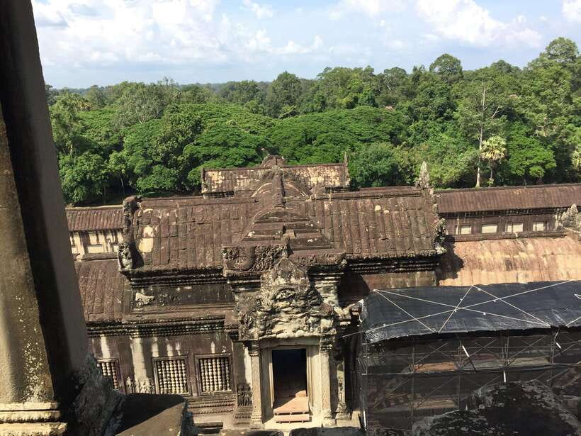 Siem Reap: Angkor Wat Half-Day Trip with Local Guide - Comfort, Walking Steps, and Photo-Friendly Setup