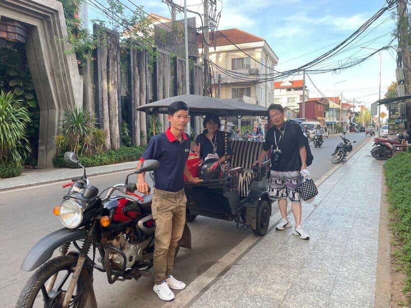 Siem Reap: Angkor Wat Private Tour by Tuk-Tuk - Getting Picked Up in Siem Reap and Staying Comfortable
