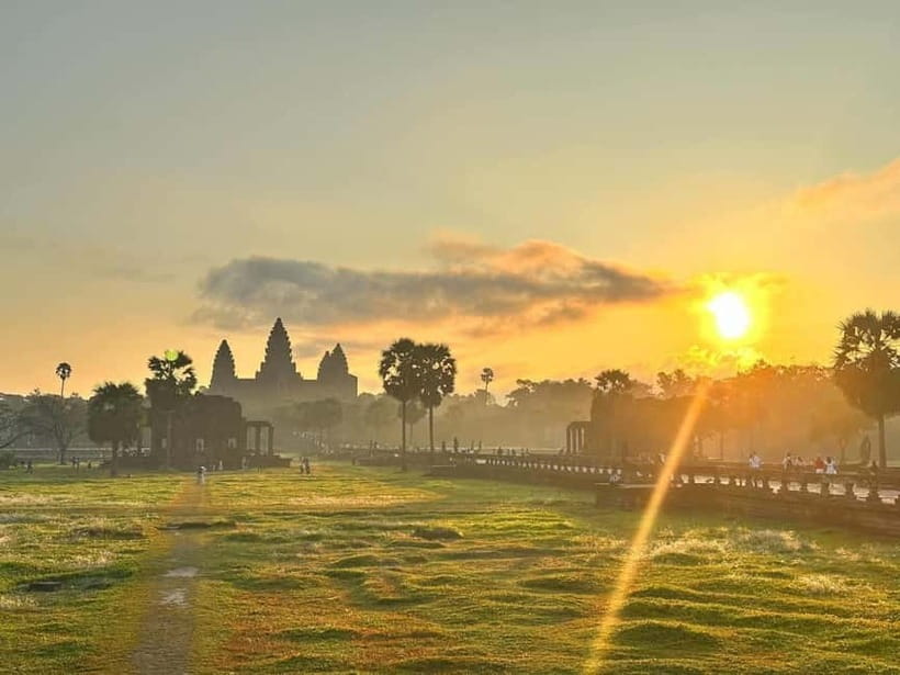 Siem Reap: Angkor Wat Private Tour with Sunrise - Why sunrise at Angkor Wat matters more than you think