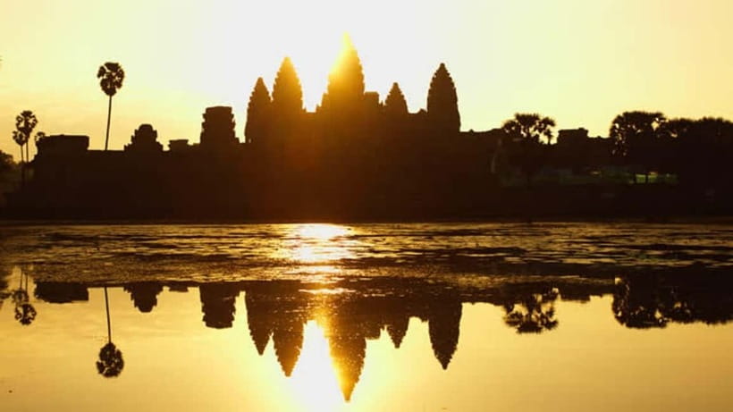 Siem Reap: Angkor Wat Private Tour with Sunrise - Private guide in 5 languages, plus the photo coaching people rave about