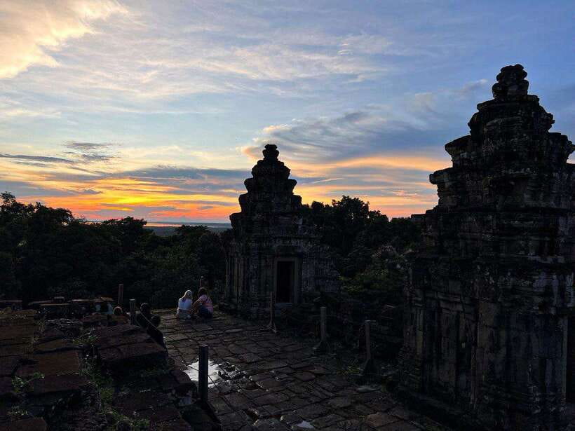 Siem Reap: Angkor Wat Small-Group Day Tour and Sunset - Price and Value: What You Pay, What You Get