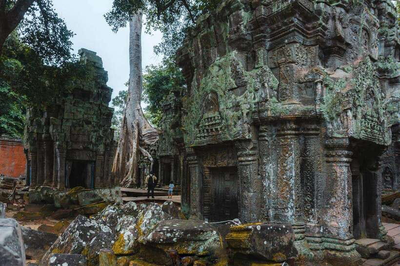 Siem Reap: Angkor Wat Small-Group Full Day Tour and Sunset - Phum Preah Dak village stop: palm cake and palm sugar