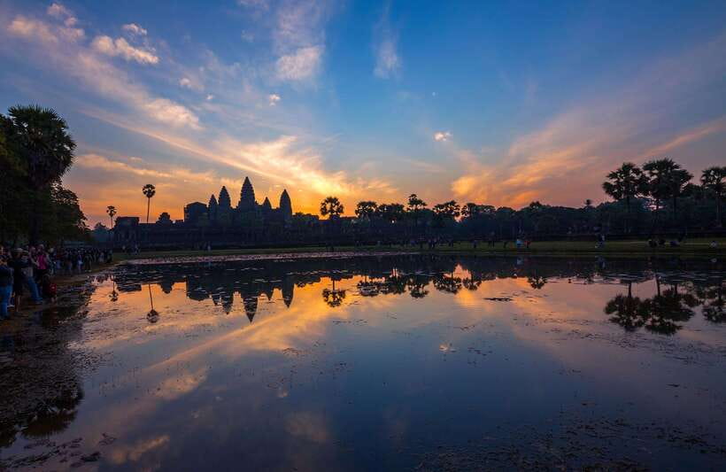 Siem Reap: Angkor Wat: Small-Group Sunrise or Sunset Tour - Sunrise at Angkor Wat, and why your timing matters
