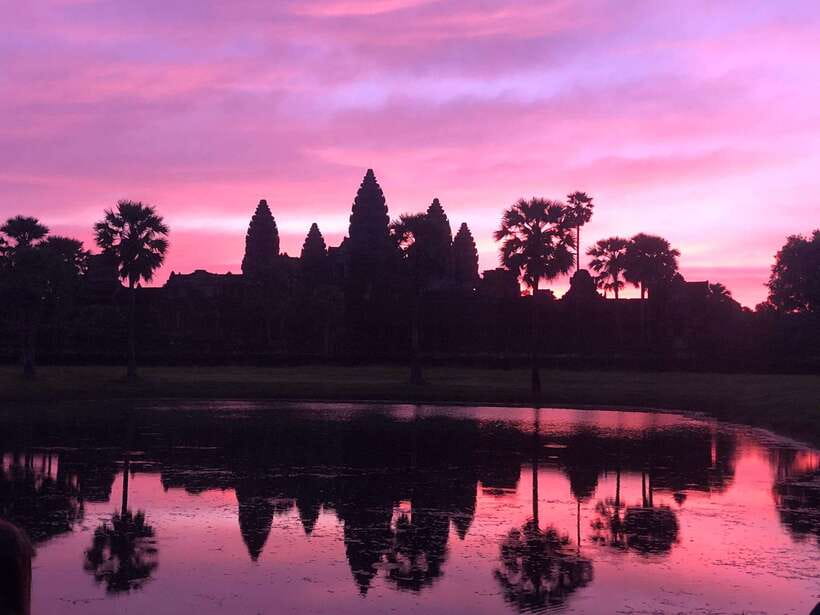 Siem Reap: Angkor Wat: Small-Group Sunrise Tour - Angkor Wat Guided Walk: Corridors, Chambers, and Upper Terraces