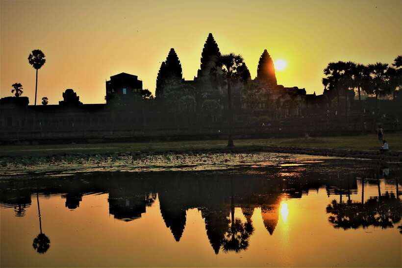 Siem Reap: Angkor Wat Sunrise and Best Temples Tour - Why the eastern-side entry and long bas-relief corridor feel different