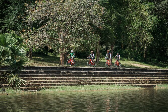 Siem Reap: Angkor Wat Sunrise Bike Tour & Jungle Breakfast - Cycling Bayon and Ta Prohm: off-beat routes that keep the day moving