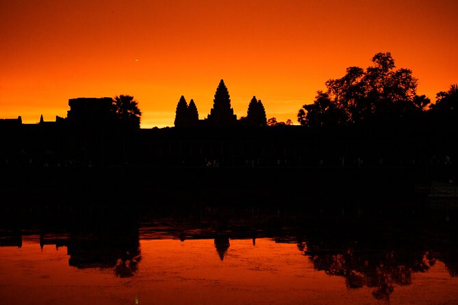 Siem Reap: Angkor Wat Sunrise & Explore Angkor Temples With Guide - Banteay Kdei: the peaceful contrast stop