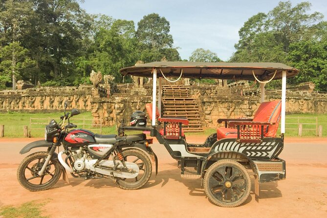 Siem Reap: Angkor Wat Sunrise & Explore Angkor Temples With Guide - Angkor Thom and Bayon: the Khmer city core