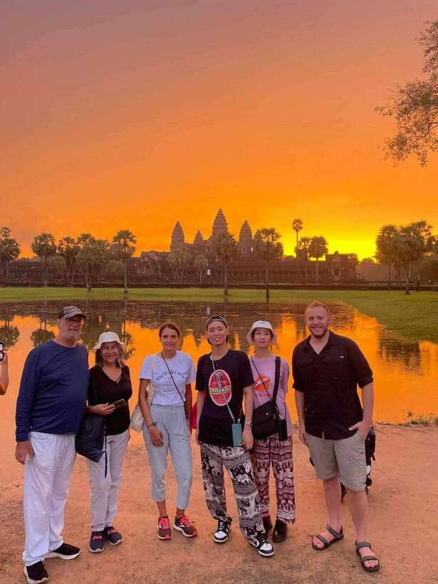 Siem Reap: Angkor Wat Sunrise or Sunset Guided Tour - Sunrise at Angkor Wat: why the 4am start actually makes sense
