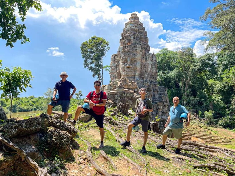 Siem Reap: Angkor Wat Sunrise Small Group tour and Breakfast - Transportation and Included Perks: A Small Comfort That Adds Up
