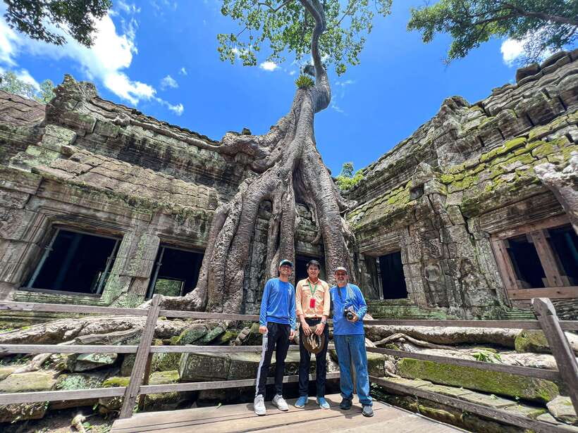 Siem Reap: Angkor Wat Sunrise Tour via Tuk Tuk & Breakfast - Sunrise timing: why a private tuk tuk beats the crowd chaos