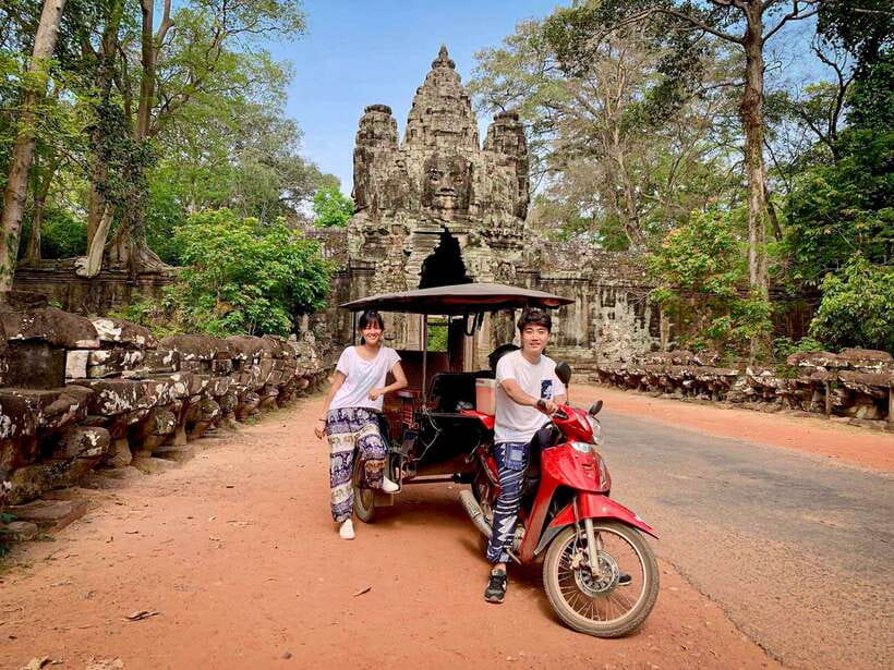 Siem Reap: Angkor Wat Sunrise Tour via Tuk Tuk & Breakfast - Ta Prohm and Ta Nei: the jungle-roots temple stroll