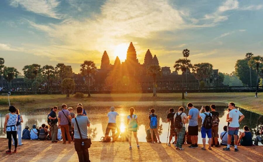 Siem Reap: Angkor Wat Sunrise Tour with Spanish Guide - Ta Prohm and Victory Gate: the temple stop that feeds your camera roll