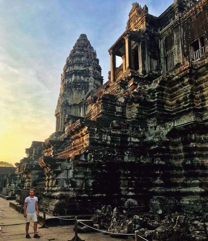 Siem Reap: Angkor Wat Sunrise Tour with Spanish Guide - Price and logistics: what the $65 actually buys you